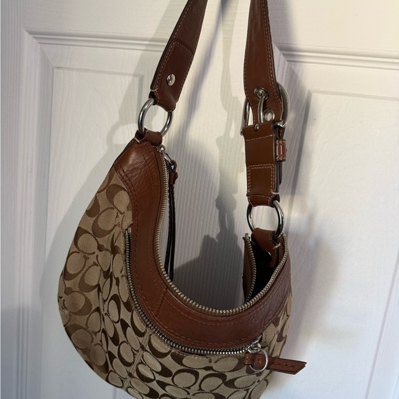 Vintage Coach Signature Brown and Tan Hobo Bag - Picture 2 of 9